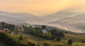 La valle incantata, un viaggio tra storia e natura imperdibile: è una delle meraviglie d’Italia